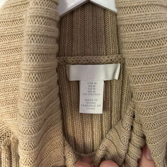 H&M Cropped Turtleneck - Picture 3 of 4